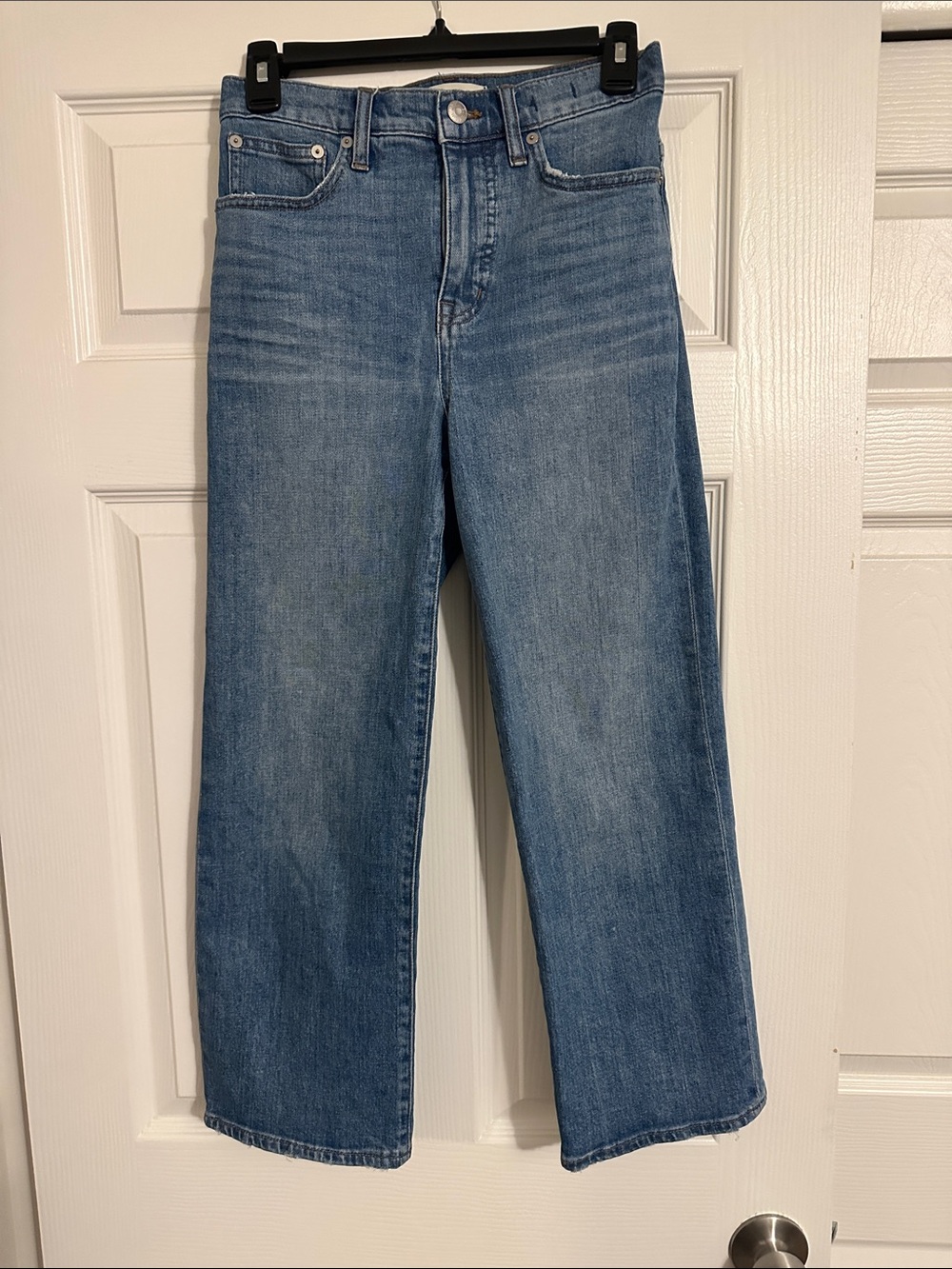 High-Rise Straight Crop Blue Jeans